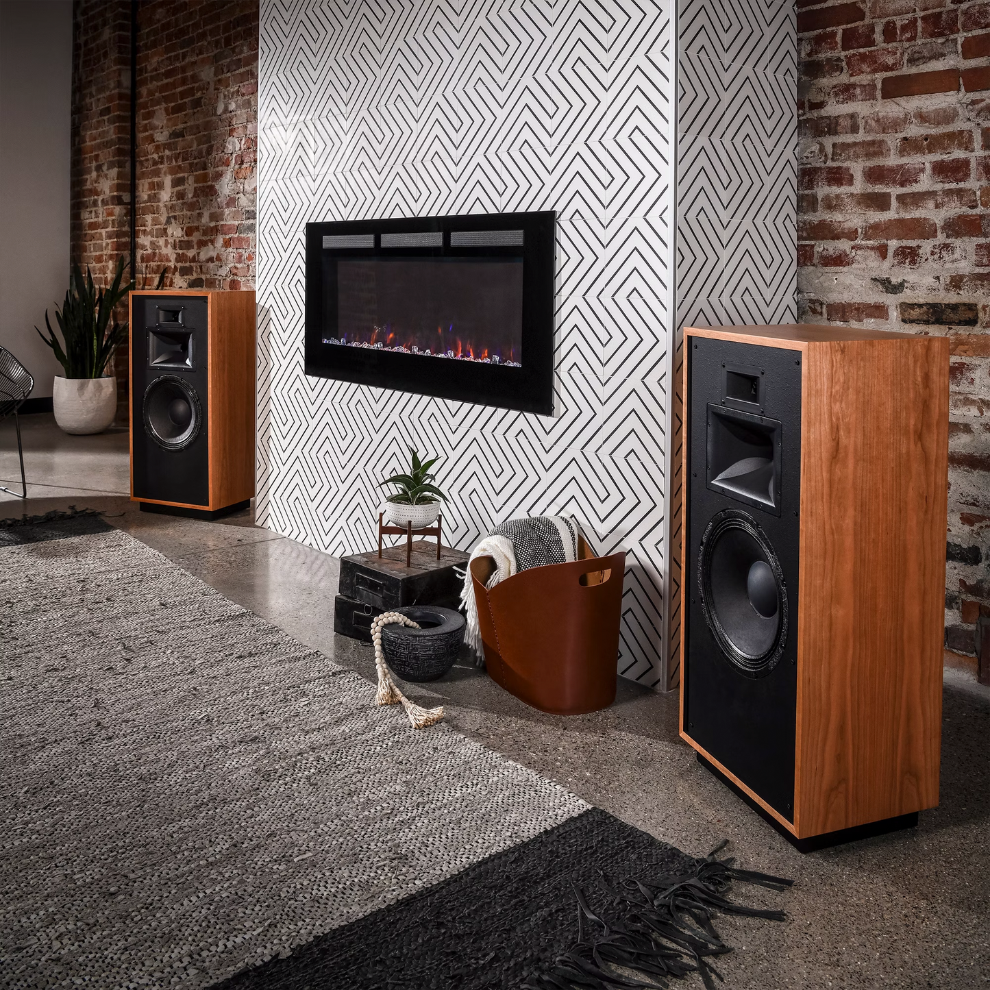 Klipsch Forte IV. Altavoz de Piso de 3 Vías. Par