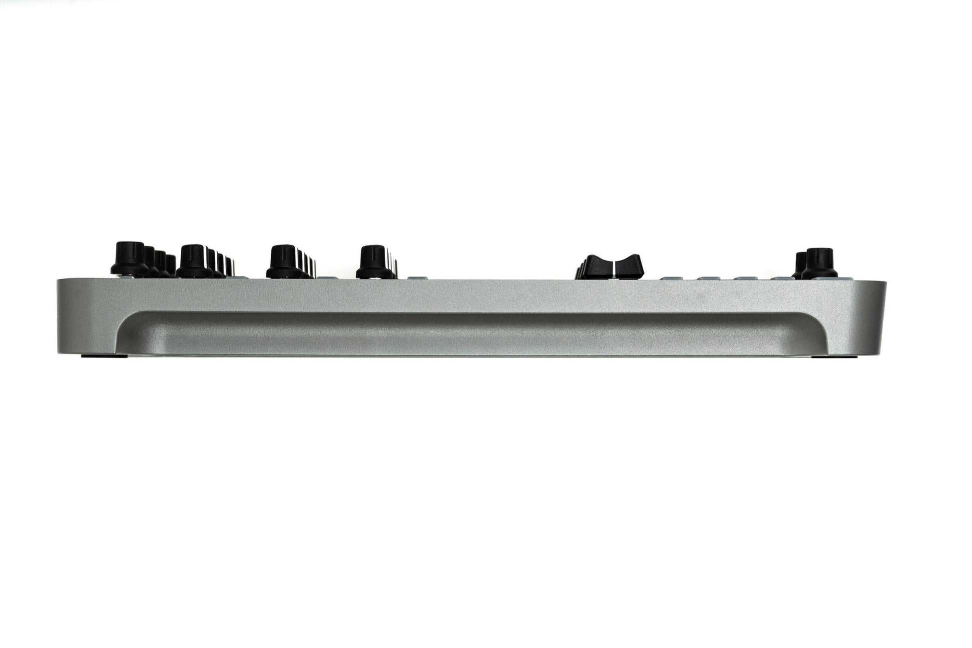 Allen & Heath Xone:K3. Controlador MIDI Universal 4 Canales con Tarjeta de Sonido 24-bit