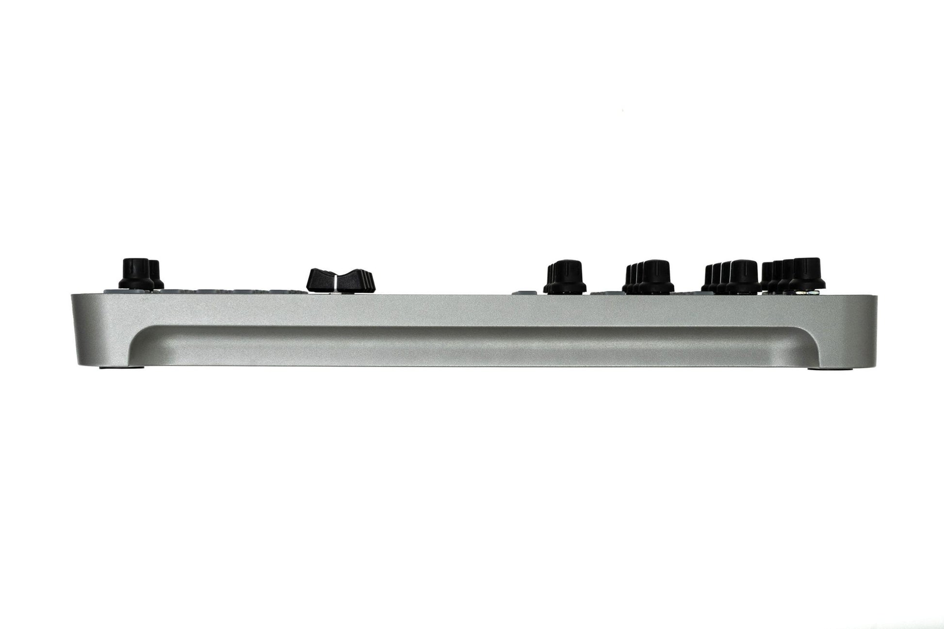 Allen & Heath Xone:K3. Controlador MIDI Universal 4 Canales con Tarjeta de Sonido 24-bit