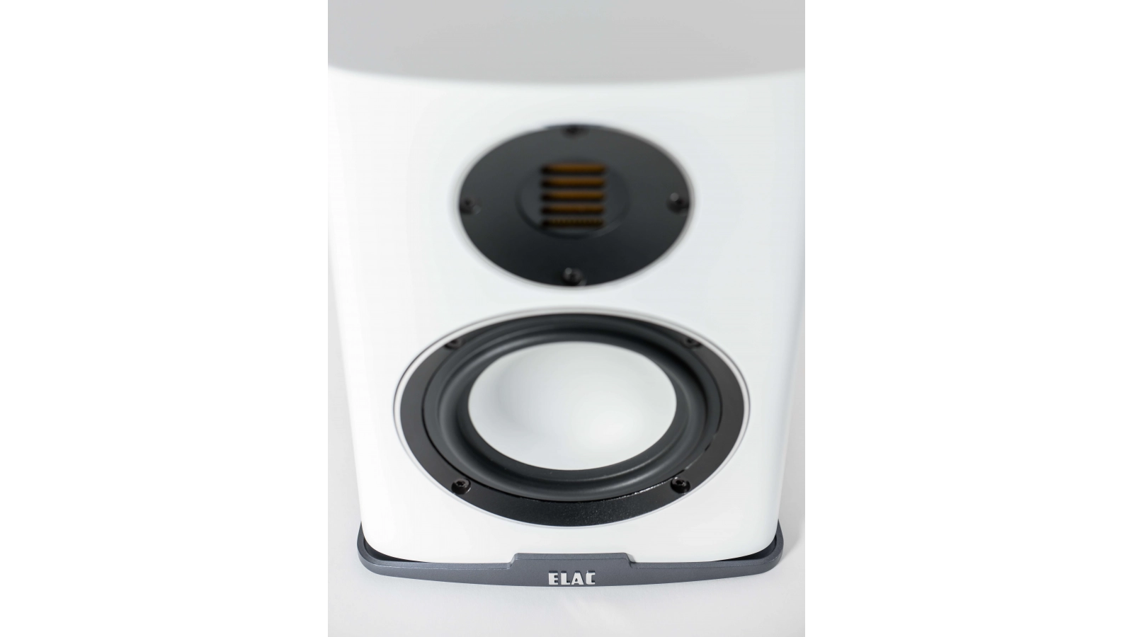 Elac Carina BS 243.4. Altavoz de Estanteria 2 Vías. Par